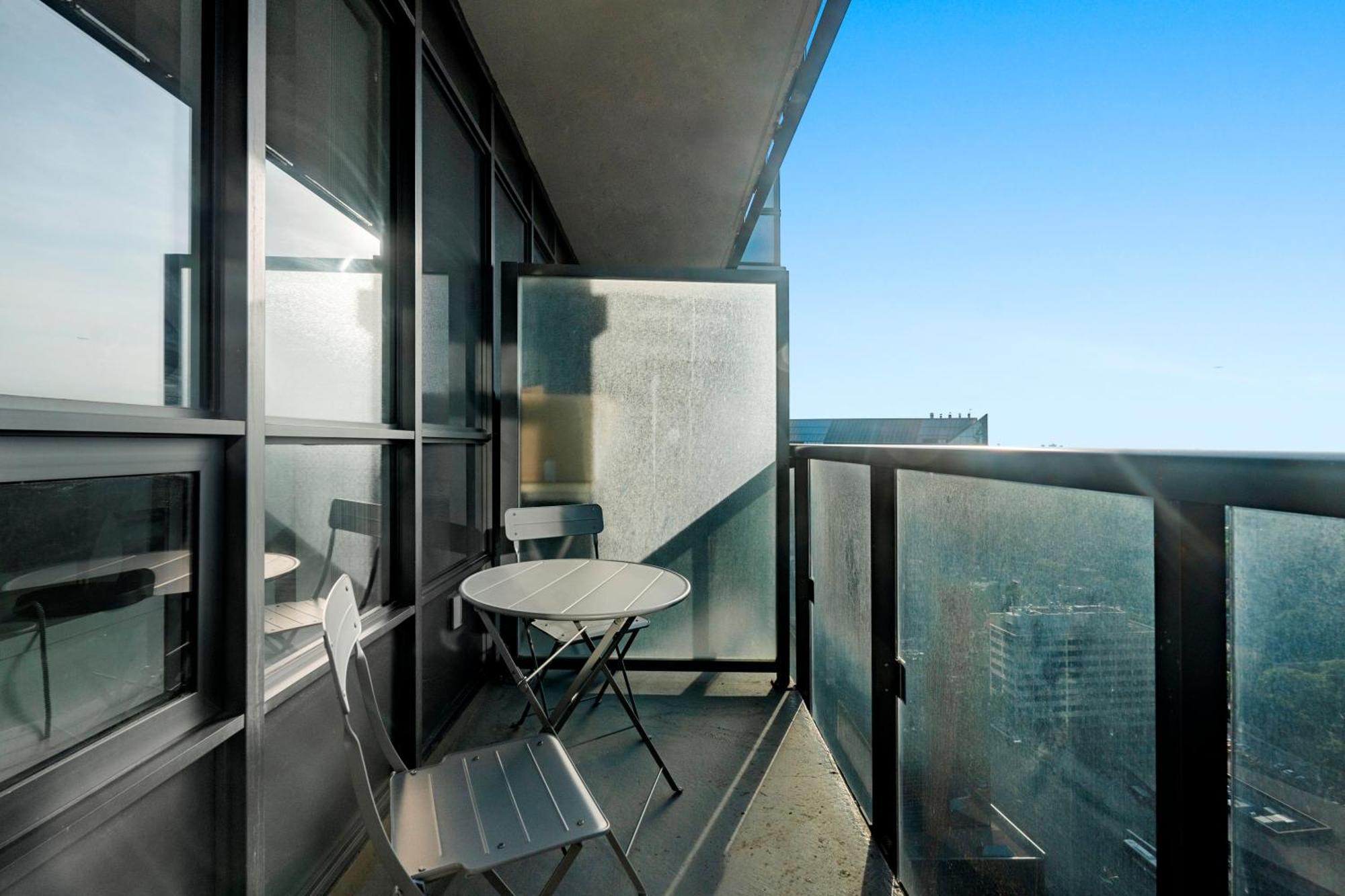 Globalstay Modern Apartments In North York Skyscraper Toronto Exterior foto